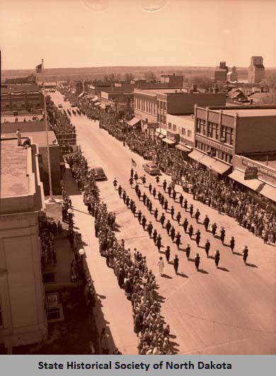 Band Day parade 1951, from top of Plainsman Hotel, N.D.
